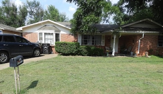 106 Glen Rose Ave, Cleburne, TX 76033