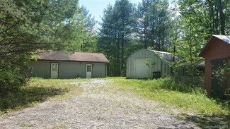 72 Lyman Ln, Rosman, NC 28772
