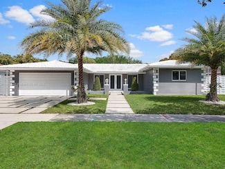 6951 Miami Lakeway S, Hialeah, FL 33014