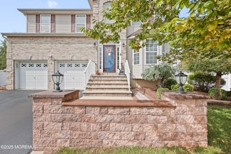 60 Eddington Ln, Monroe Township, NJ 08831