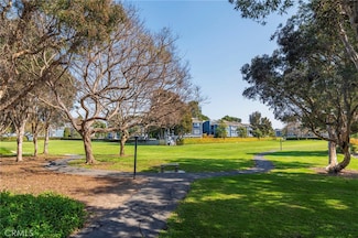 8182 Mainsail Dr Unit 202, Huntington Beach, CA 92646