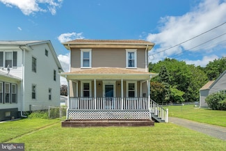 53 Apple Ave, Bellmawr, NJ 08031