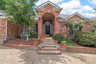 4215 Green Oak Dr, Waco, TX 76710