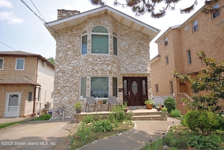 179 Hickory Ave, Staten Island, NY 10305