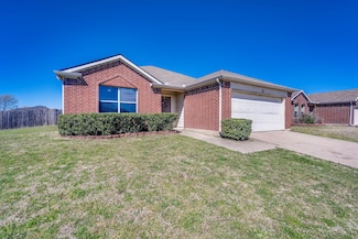 1513 Waters Edge Dr, Glenn Heights, TX 75154