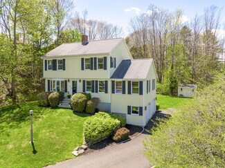 9 Highview Rd, Cape Elizabeth, ME 04107