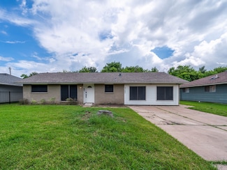 5742 Schevers St, Houston, TX 77033