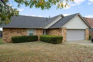 11018 S Oak Ave, Jenks, OK 74037