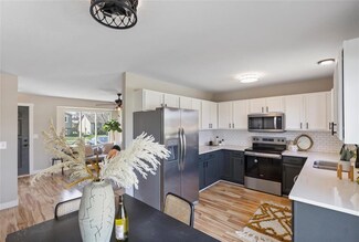 221 NE Trent Ave, Elkhart, IA 50073