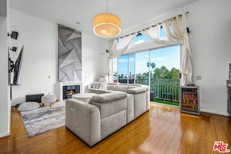 1481 S Shenandoah St Unit 101, Los Angeles, CA 90035