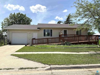 107 E 4th Ave, Miller, SD 57362