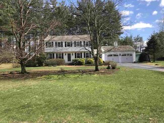 19 Cranberry Ln, Litchfield, NH 03052