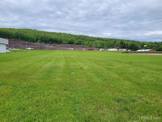 W8141 U S Route 2, Iron Mountain, MI 49801