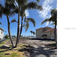 35 Sunset Bay Dr, Belleair, FL 33756