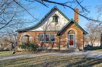 8208 Walnut St, Kansas City, MO 64114