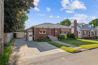 19 Brentwood Dr, Johnston, RI 02919
