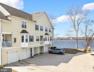 5608 Riverfront Dr, Palmyra, NJ 08065