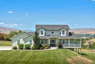 51 Oakwood Ln, Selah, WA 98942