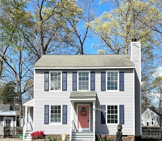 12 Courtside Ln, Ashland, VA 23005