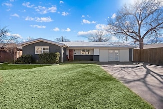 2721 52nd St, Lubbock, TX 79413