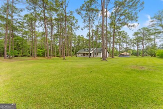 171 Camp Pinckney Dr, Folkston, GA 31537
