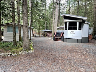 205 Chantrelle Dr, Maple Falls, WA 98266