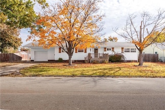 1308 N 7th St, Neodesha, KS 66757