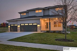 11714 Cove Hollow Dr, Papillion, NE 68046