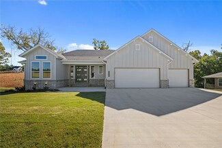 1435 Lee St, Pea Ridge, AR 72751