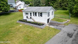 8 Woodward Ave, Troy, NY 12180