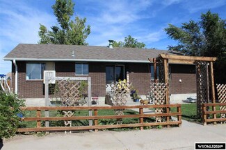736 Richards St, Thermopolis, WY 82443
