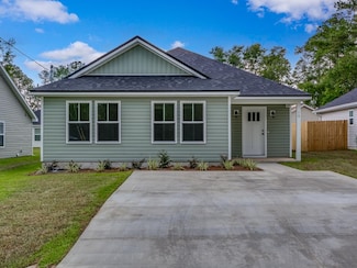 105 Melody Ln, Crawfordville, FL 32327