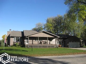 204 S 4th St, Mallard, IA 50562