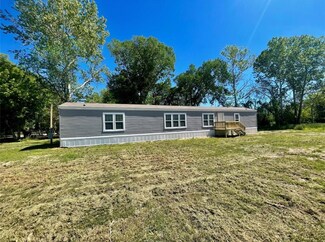 447 Old Railroad St, Groveton, TX 75845