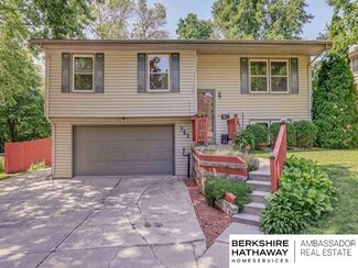 721 E 7th St, Papillion, NE 68046