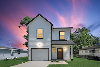 802 E Adoue St, Baytown, TX 77520