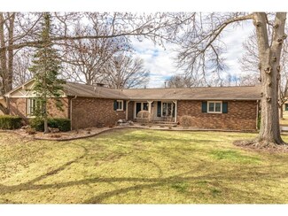 2200 Cortland Dr, Charleston, IL 61920