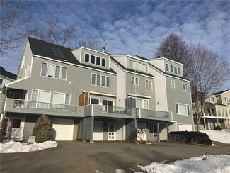 3 Harborview Dr, Rockport, ME 04856