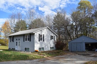 82 Annabessacook Rd, Winthrop, ME 04364