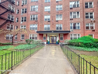 50 Fort Place Unit B5D, Staten Island, NY 10301