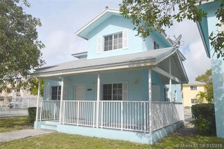 455 NW 19th Ln Unit 17, Miami, FL 33136