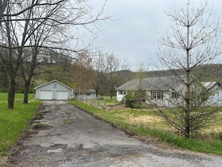 151 Baby Farms Rd, Peterstown, WV 24963