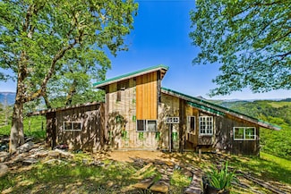5752 Peak Rd, Zenia, CA 95595