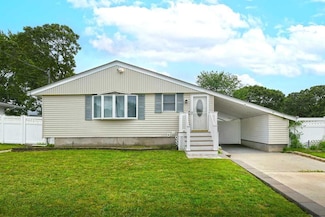 12 Jefferson Ave, Centereach, NY 11720