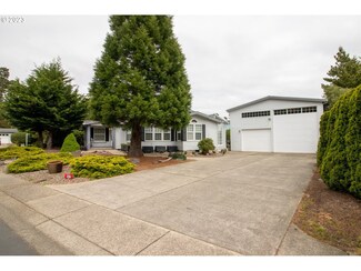 447 Sherwood Loop, Florence, OR 97439