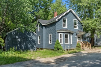 62 Seventh St, Auburn, ME 04210