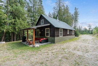 3713 Reeder Bay Rd, Nordman, ID 83848
