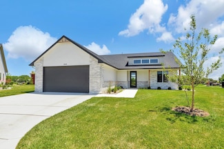 844 N Speyside Cir, Andover, KS 67002