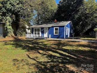 1123 Saratoga Dr, Charlotte, NC 28208