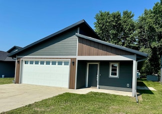 207 34th Ave W, Spencer, IA 51301